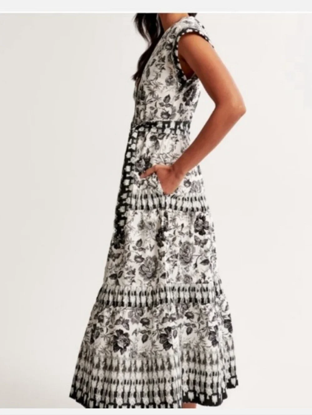 Abercrombie Black And White Floral Dress